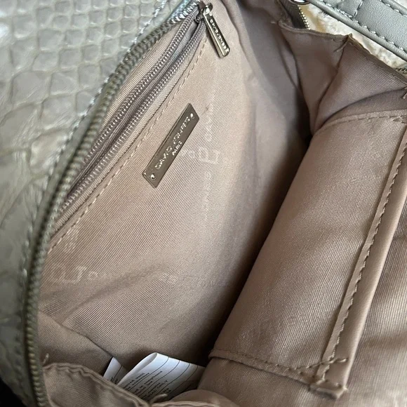 Small grey backpack - Picture 3 of 8